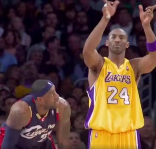 开云官网-詹姆斯怀念科比：他比划手势耍得我一愣一愣 但那其实是拉开单干